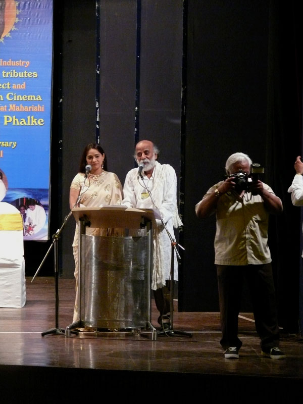 Two presenters on stage at Dadasaheb Phalke Awards, copyright Picturejockey : Navin Harish 2005-2009