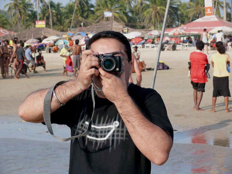 Barinder taking a pictuer of me while I am takig a picture of him, copyright Picturejockey : Navin Harish 2005-2009