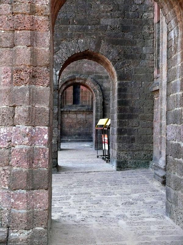 A passage at the Bom Jesus Church, Goa, copyright Picturejockey : Navin Harish 2005-2009