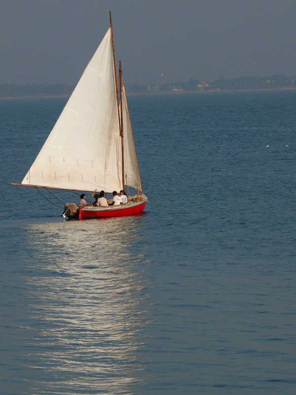 A sail boat at Dona Paula, Goa, copyright Picturejockey : Navin Harish 2005-2009