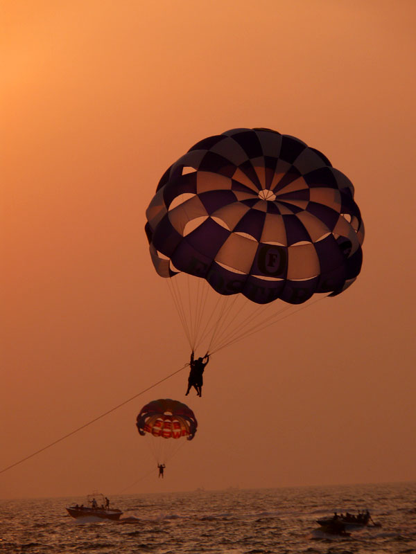 Parasailing at Calangute Beach, Goa, copyright Picturejockey : Navin Harish 2005-2009