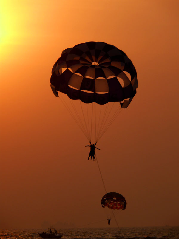 People parasailing at Calangute Beach, Goa, copyright Picturejockey : Navin Harish 2005-2009
