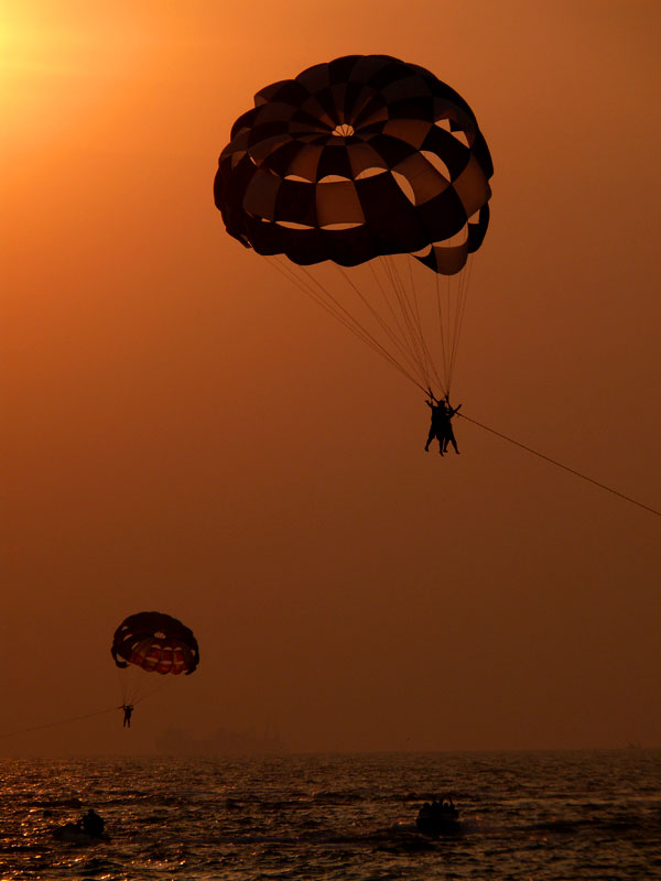 People parasailing at Calangute Beach, Goa, copyright Picturejockey : Navin Harish 2005-2009