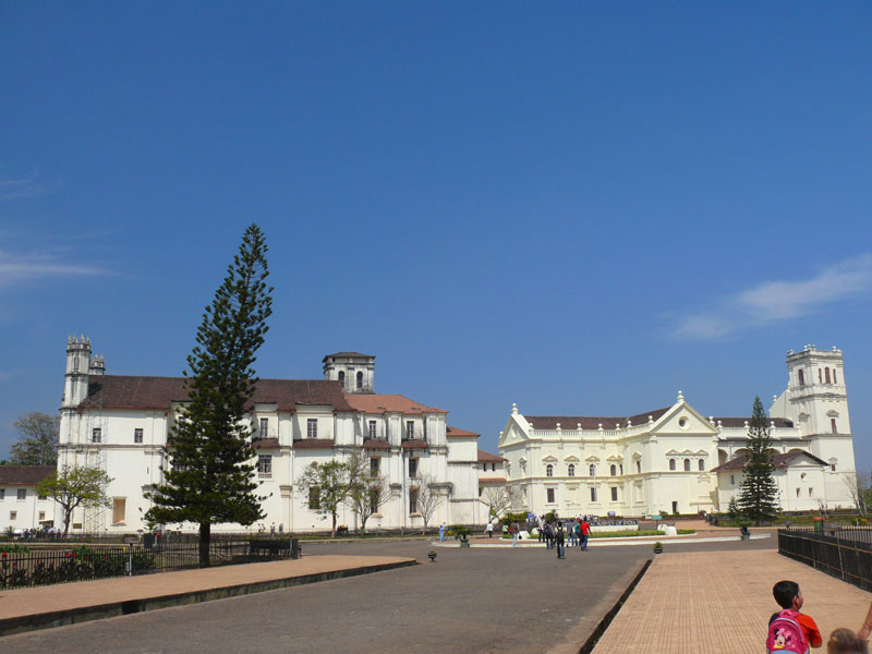 Se Cathedral from outside, copyright Picturejockey : Navin Harish 2005-2009