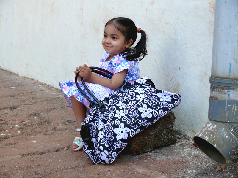 Shyla sitting outside the Bom Jesus Church, copyright Picturejockey : Navin Harish 2005-2009