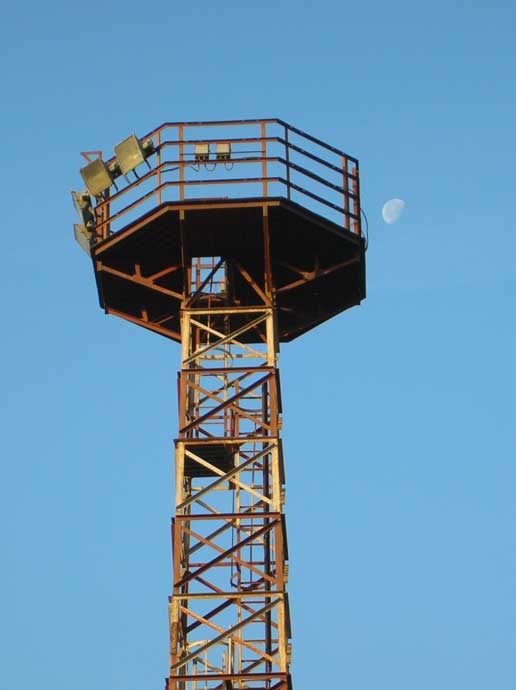 Lights in Majas Depot and the moon.