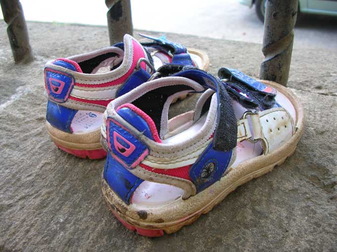 Somekid must have been doing a lot of explaining to his mom about where he left his sandals.