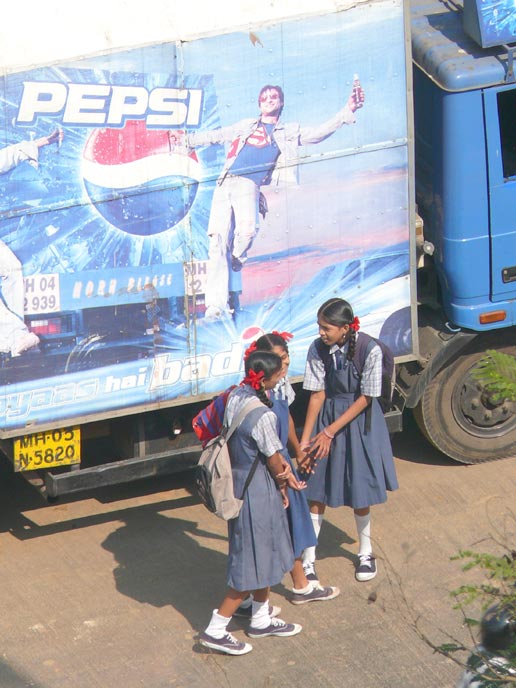 Three girls, Saif Ali Khan and a Pepsi Truck