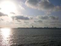 Misleading Image #3 : Mumbai skyline
