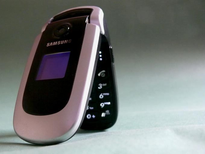 My phone - An image of a Samsung X660 phone | copyright Picturejockey : Navin Harish 2005-2007