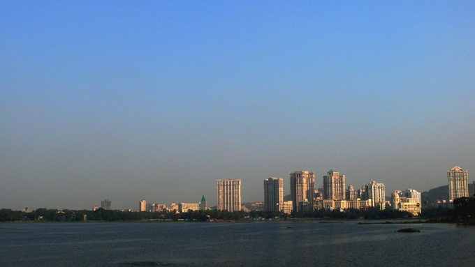 Powai sky line - An image of buildings in Hiranandani Gardenst taken from Powai Lake | copyright Picturejockey : Navin Harish 2005-2008