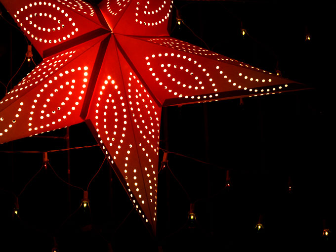 Shining bright - An image of a paper lamp shaped like a star | copyright Picturejockey : Navin Harish 2005-2008