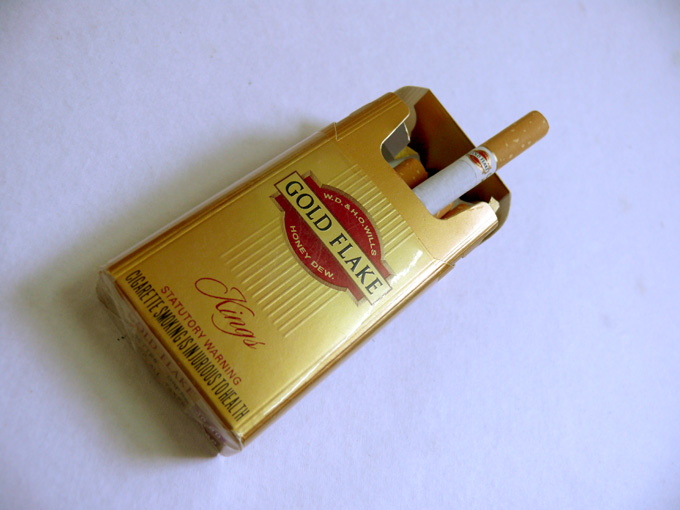 Do you mind - An image of a pack of Gold Flake cigarette | copyright Picturejockey : Navin Harish 2005-2008
