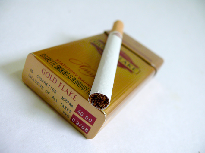 Gold Flake - Honey Dew - An image of a pack of Gold Flake cigarette | copyright Picturejockey : Navin Harish 2005-2008