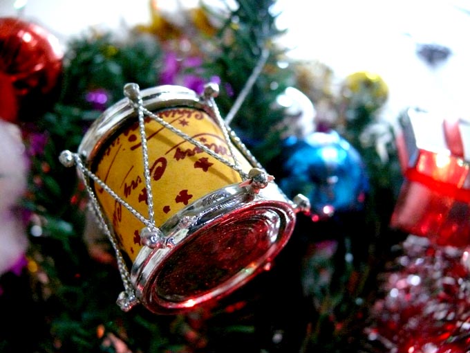 Decoration on a Christmas Tree, copyright Picturejockey : Navin Harish 2005-2008