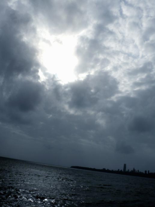 Marine Drive - An image of Mumbai Skyline shot at Marine Drive | copyright Picturejockey : Navin Harish 2005-2008