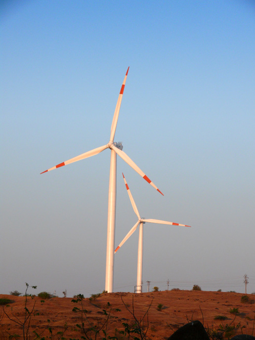 Windmills on way to Shirdi, copyright Picturejockey : Navin Harish 2005-2009