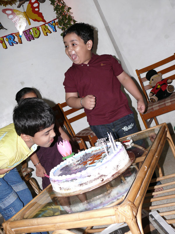 Manu with his birthday cake, copyright Picturejockey : Navin Harish 2005-2009
