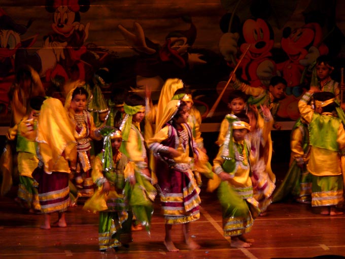 Kids performaing at the Bhaidas Hall, Ville Parle on the Graduation Day of Ryan Internation School, Goregaon , copyright Picturejockey : Navin Harish 2005-2009