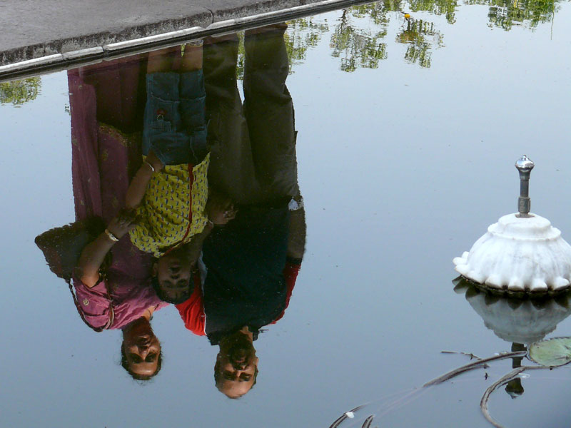 Me, Mira and Manu at Bibi ka makbara in Aurangabad, copyright Picturejockey : Navin Harish 2005-2009