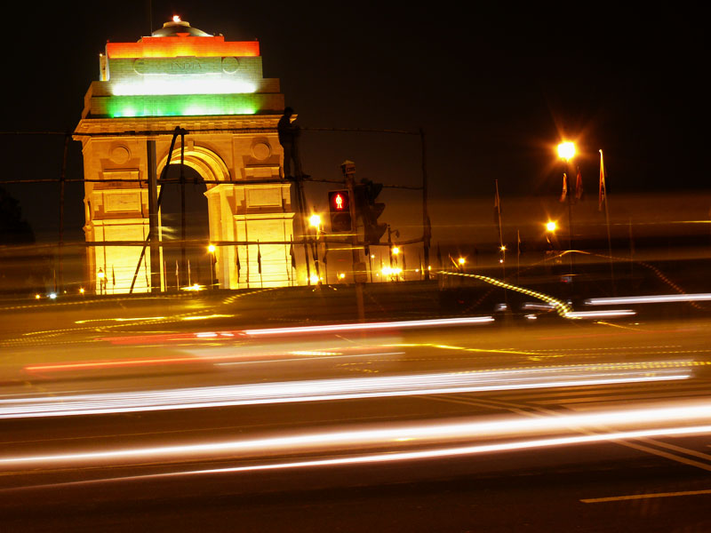 Driving past India Gate, copyright Picturejockey : Navin Harish 2005-2009