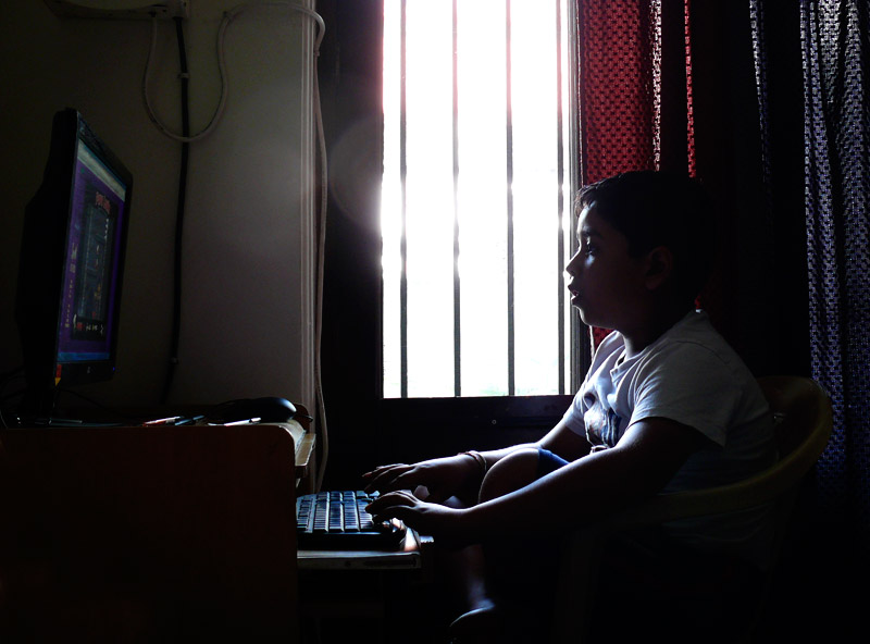 A picture of concentration, copyright Picturejockey : Navin Harish 2005-2013