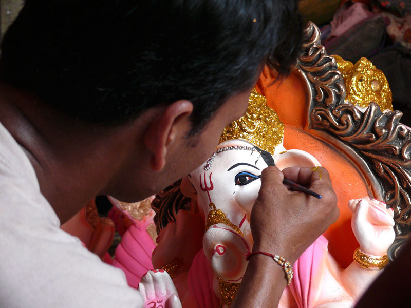 Ganpati devotee and a part time painter, copyright Picturejockey : Navin Harish 2005-2013
