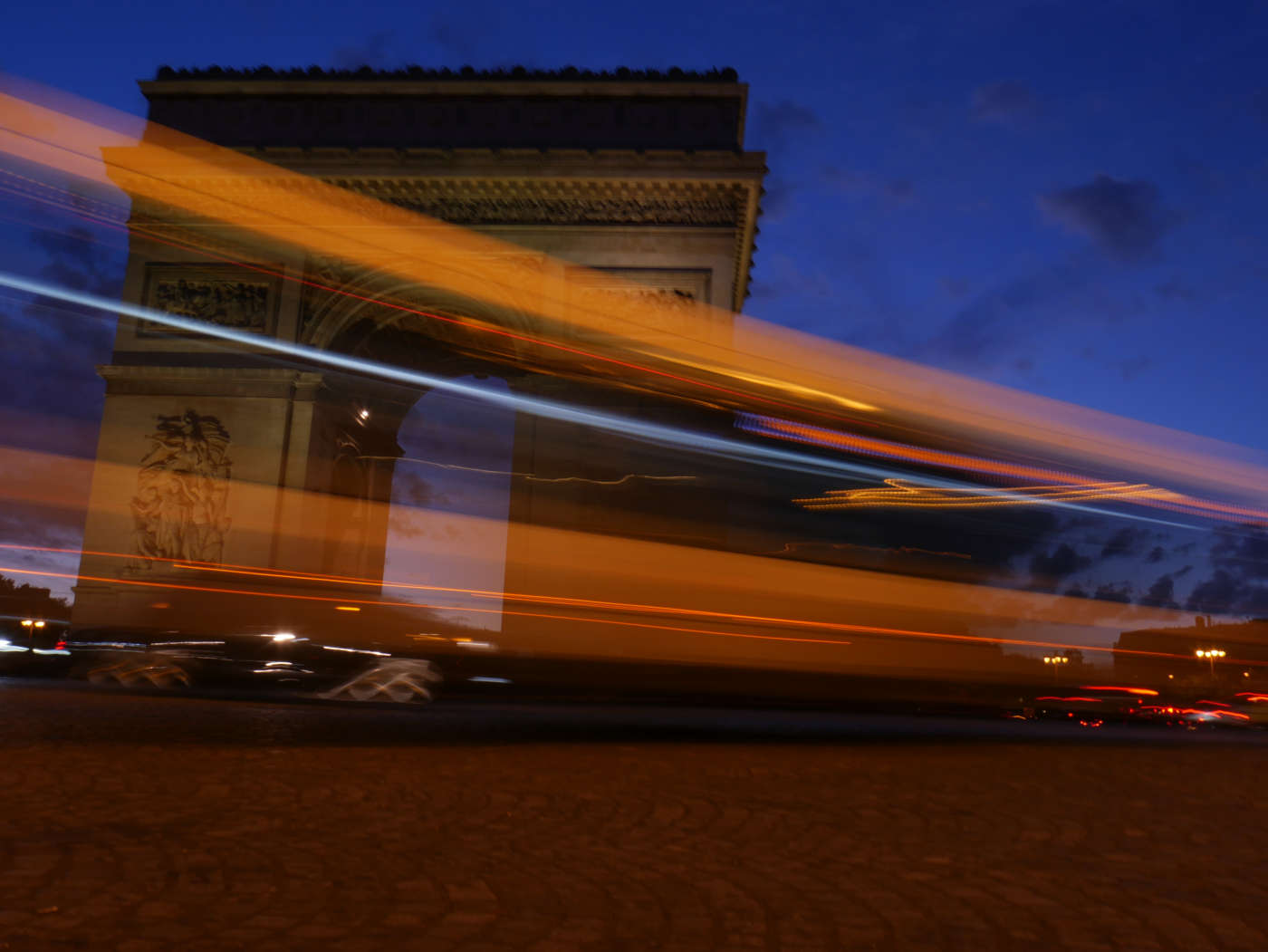 Arc de Triomphe at night, copyright Picturejockey : Navin Harish 2005-2019